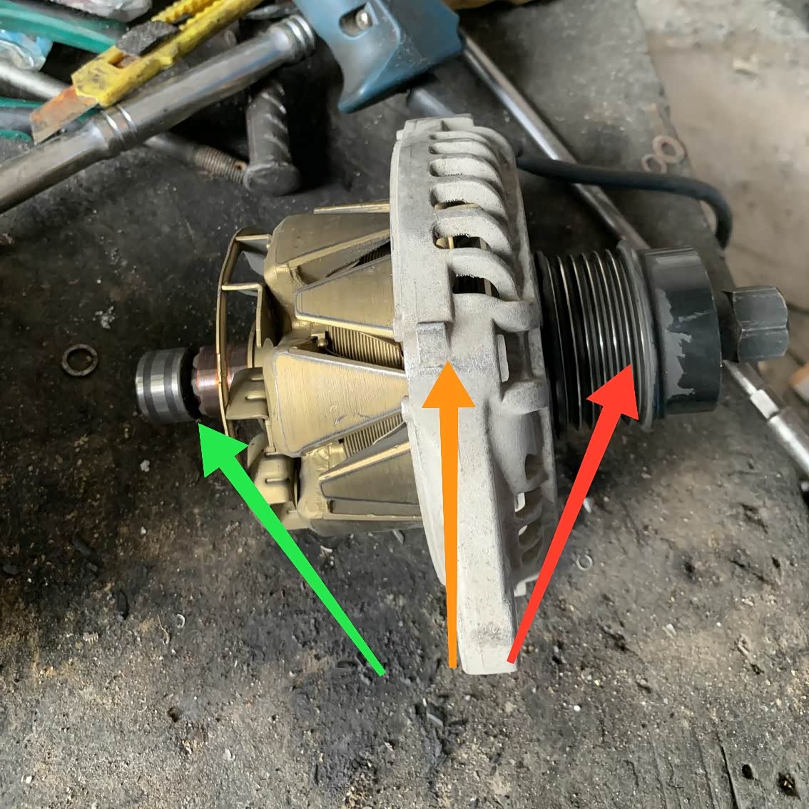 7万公里道奇发电机异响维修实录 单向轴承更换解决异响困扰